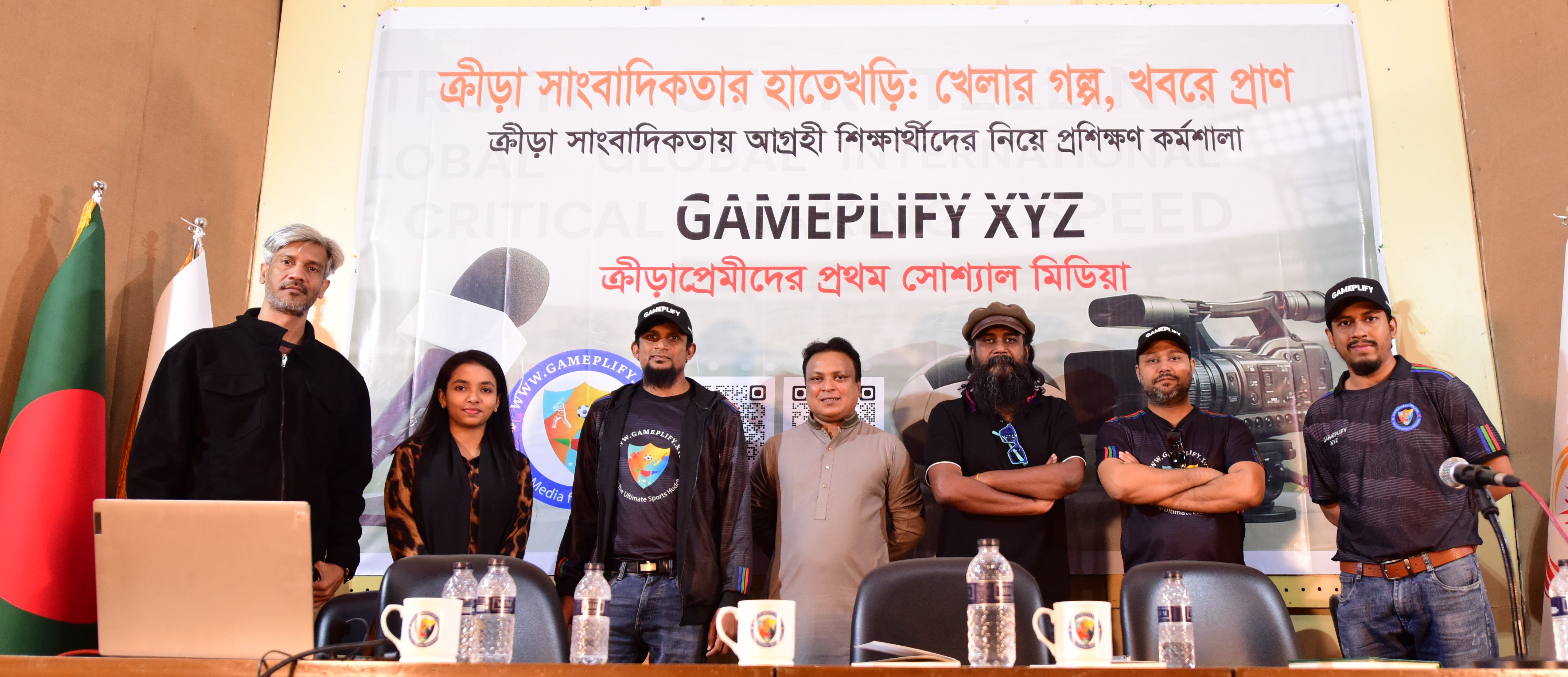 কর্মশালায় মোস্তফা মামুন ও নট আউট নোমান প্রশিক্ষণ দিয়েছেন। ছবি: সংগৃহীত