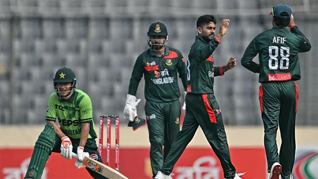 সাদাকাতকে ফিরিয়ে ব্রেকথ্রু আনলেন মিরাজ