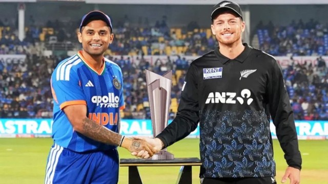 বিশ্বকাপ ফাইনালে টস হেরে ব্যাটিংয়ে ভারত