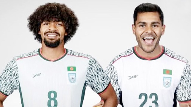 হামজা আসছেন সোমবার, শমিত সোম মঙ্গলবার