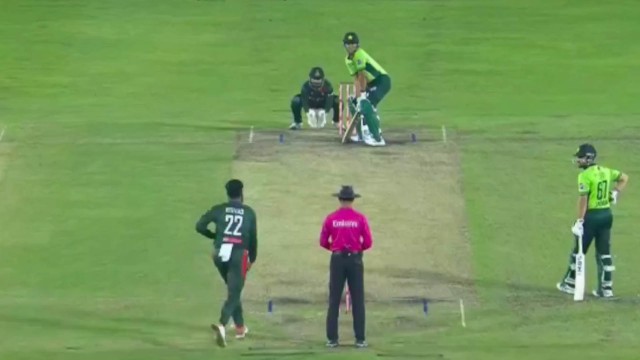 নাহিদ-তাসকিনের গতির ঝড়ে লন্ডভন্ড পাকিস্তানের ব্যাটিং-অর্ডার