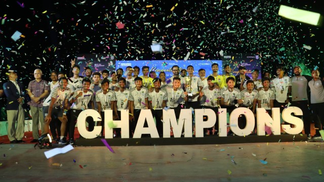 সাফজয়ী ফুটবলারদের ১ লাখ টাকা করে পুরস্কৃত করল যুব ও ক্রীড়া মন্ত্রণালয়