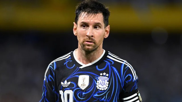 ক্যাম্পে মেসির আলাদা অনুশীলনের কারণ জানাল আর্জেন্টিনা