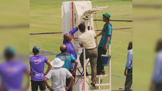 বাংলাদেশে প্রথমবারের মতো স্পিন বোলিং মেশিন
