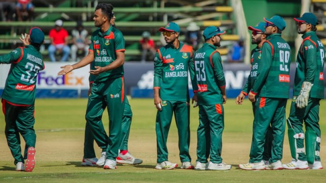 হারারেতে বাংলাদেশের বোলিং দাপট