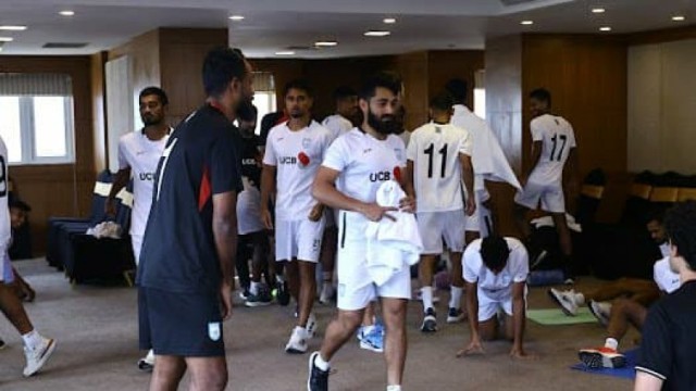 বিমানবন্দরেই যেতে পারেননি জামালরা