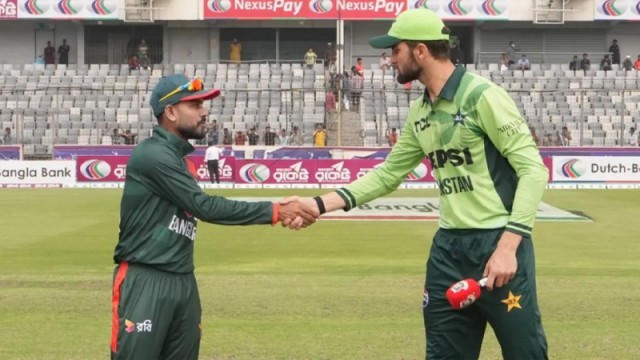 পাকিস্তানের বিপক্ষে টস হেরে ব্যাট করবে বাংলাদেশ