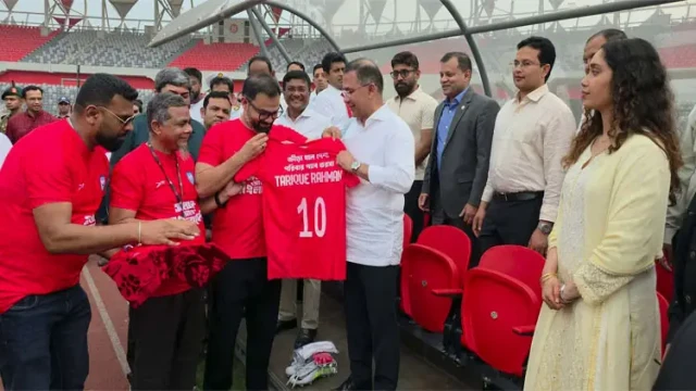 হঠাৎ জাতীয় স্টেডিয়ামে প্রধানমন্ত্রী তারেক রহমান