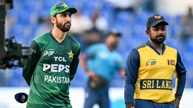 ফাইনালের স্বপ্ন বাঁচাতে ব্যাটিংয়ে শ্রীলঙ্কা