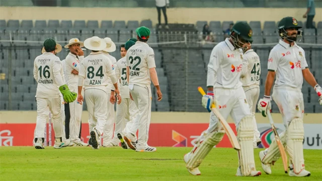 মিরপুরে ধস নামালেন মিরাজ, তাসকিনের মাইলফলক