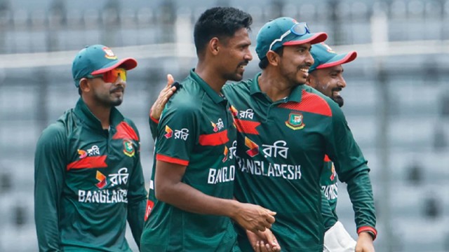 অজিদের বিপক্ষে টি-টোয়েন্টি দল শক্তিশালী করল বিসিবি