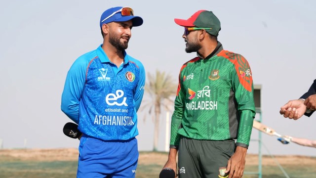 একাদশে ২ পরিবর্তন নিয়ে ফিল্ডিংয়ে টসহারা বাংলাদেশ