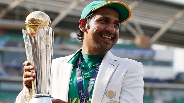 আন্তর্জাতিক ক্রিকেটকে বিদায় জানালেন পাকিস্তানের সাবেক অধিনায়ক