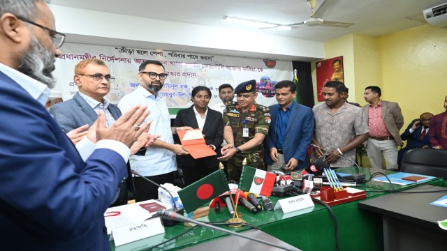 আয়রনম্যান মারিয়াকে প্রধানমন্ত্রীর নির্দেশে আর্থিক পুরস্কার ও স্পন্সরশিপ প্রদান