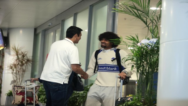 ভিয়েতনামে দলের সঙ্গে যোগ দিলেন হামজা