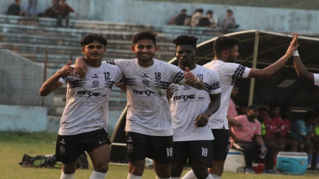আবাহনী-মোহামেডানের জয়, বিদেশিহীন কিংসের হোঁচট