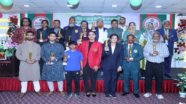 ক্রীড়াবিদদের পুরস্কৃত করেছে জাতীয় ক্রীড়া অধিকার পরিষদ
